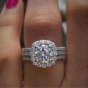 1pc Elegant Ring Classy Halo Design Paved Shining Zirconia